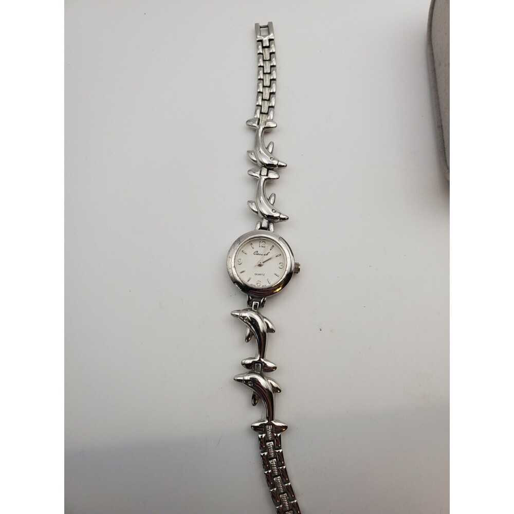 Osirok Women's Quartz Watch.   Dolphin Pattern Bracelet.  New Battery.  K14
